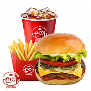 칠리치즈 버거 세트 ( 음료 + 감자튀김 )
